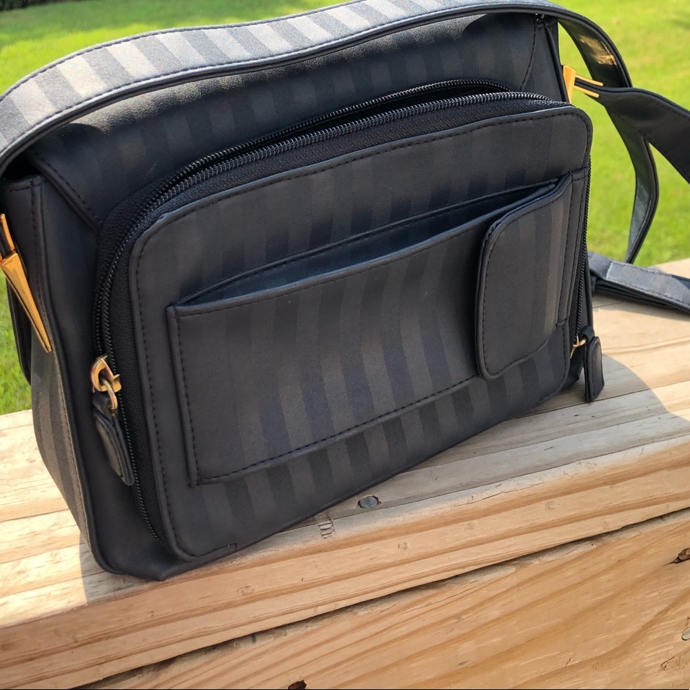 Navy striped Charter Club crossbody purse 💙